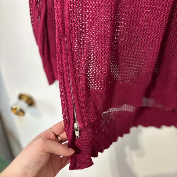 🎉4/30$🎉 Women's Burgundy Knit Sweater – Size Large 🍷 - Picture 3 of 4